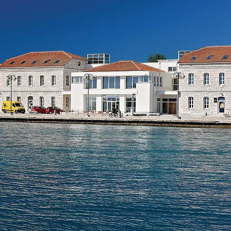 Appartement 3 Bedroom Gorgeous In