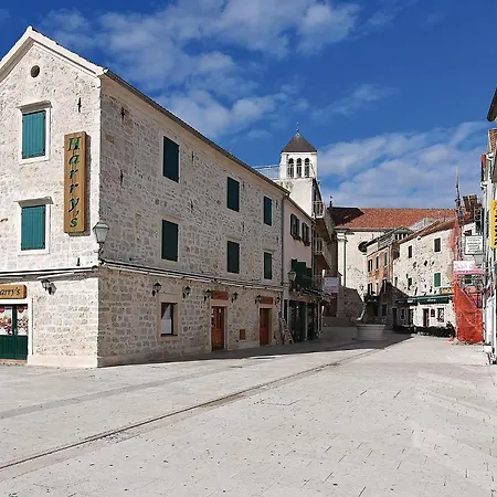 3 Bedroom Gorgeous In Appartement