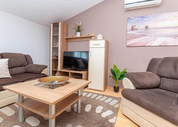 With Sea View 11 Apartament *